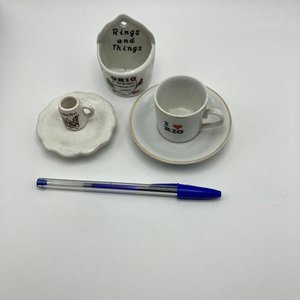Conjunto de Porcelana Miniatura Vintage: Taza "I ❤️ Rio", Platillo y Organizador "Rings and Things" - imagen 3