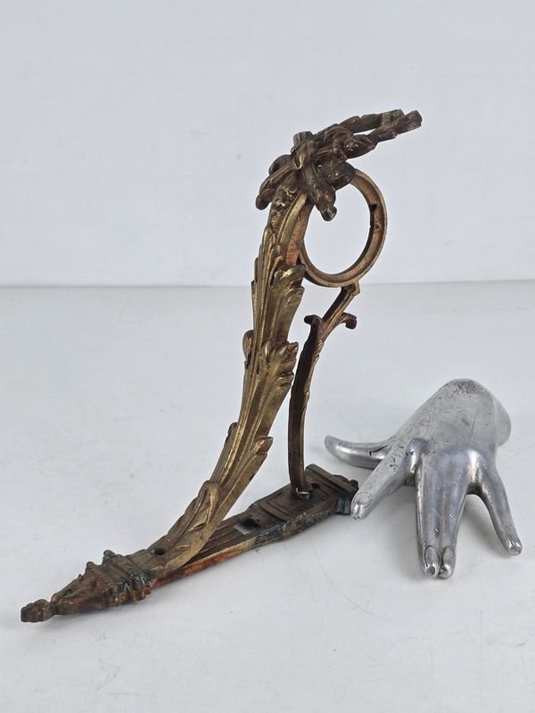 Ménsula Francesa Antigua en Bronce con Detalle de Guirnalda
