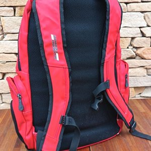 Mochila Roja Ferrari y Bolsos de Viaje Lufthansa - imagen 4