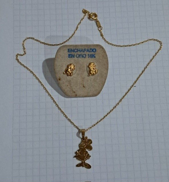 Lote anterior: Alhajas infantiles en oro 18 enchapado