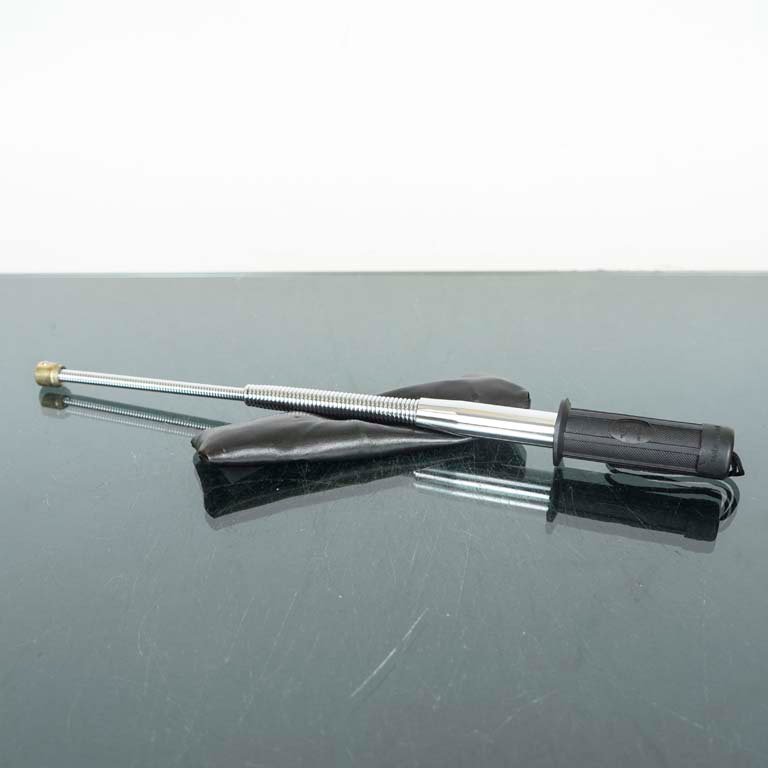 Cachiporra Extensible de Metal con Funda Negra
