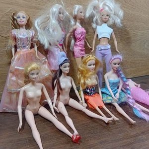 Lote de 9 Muñecas Estilo Barbie y Sirena - imagen 4