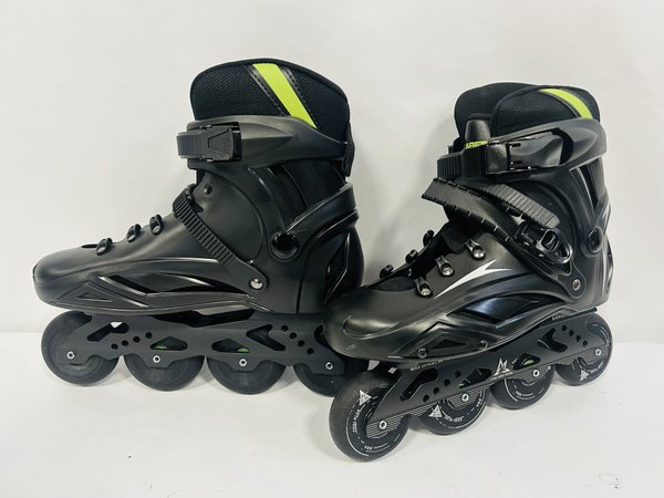 Par de Rollers Peach Sports Talle 43 Negros