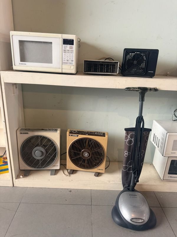 Gran lote de electrodomésticos usados con fallas