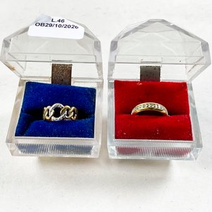 Lote siguiente: Dos Anillos con Zirconias y Diseño Calado