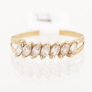 Lote siguiente: Anillo Medio Si Fin Oro 18k con Piedras Marquise