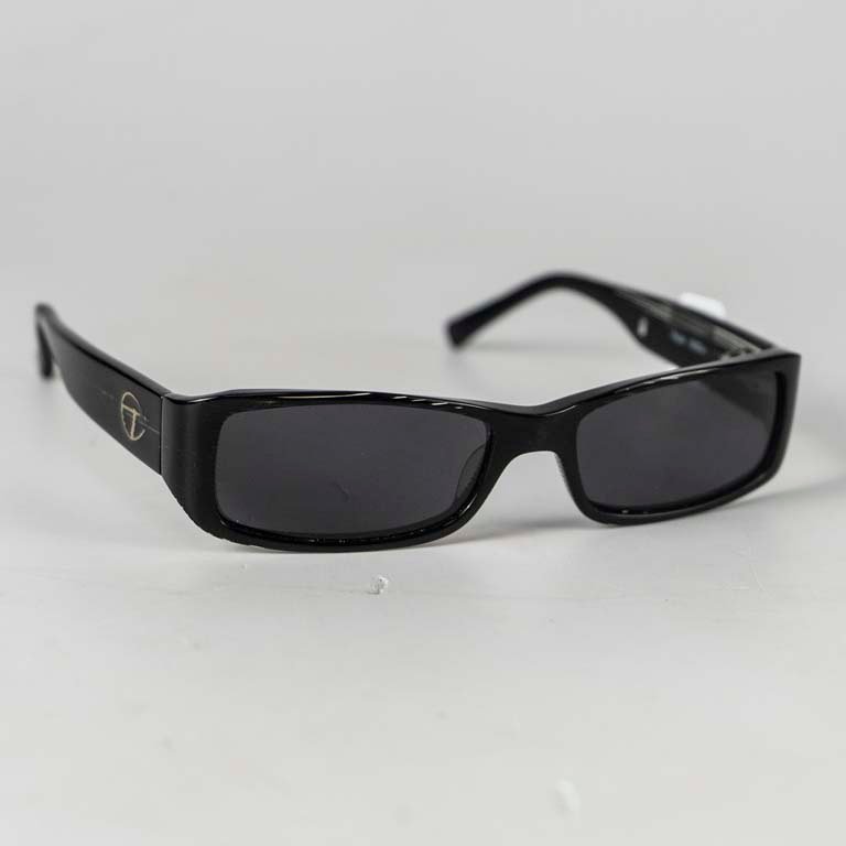 Lote siguiente: Par de lentes de sol Teresa Calandra