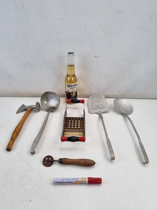 Utensilios de Cocina: Martillo, Cucharón, Espumaderas, Cortador de Papas y Rueda