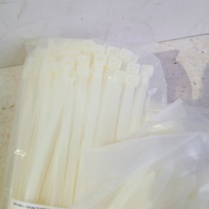 Pack de 500 Precintos Plásticos Nylon Cable Tie 8x300 mm - imagen 3