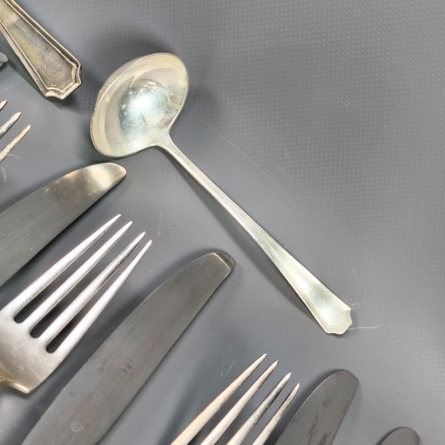 Item 18550 - Image 11