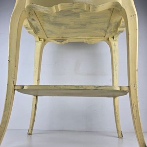 Mesa Auxiliar Francesa Estilo Luis XV con Detalles en Bronce - imagen 10