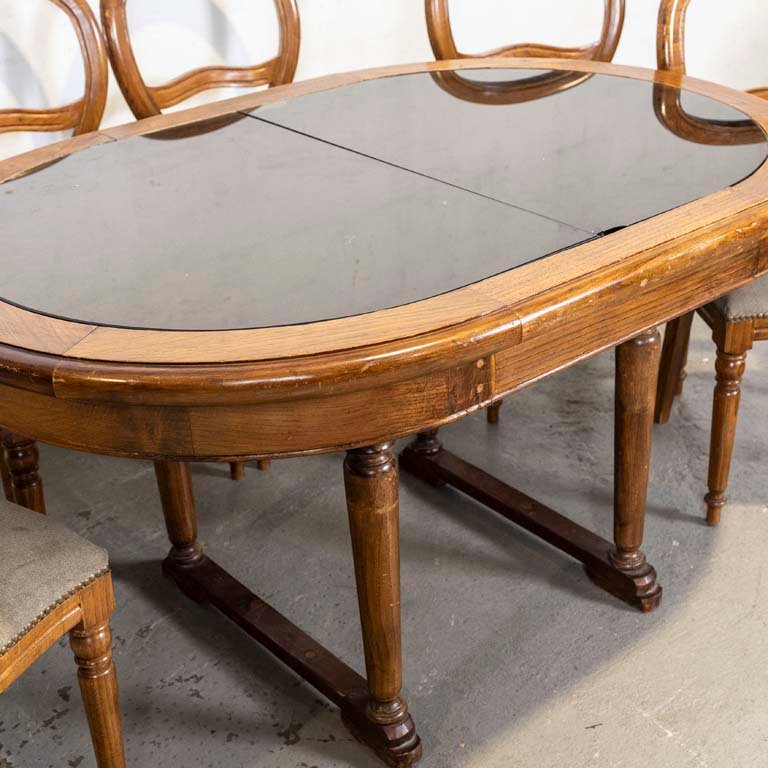 Mesa de comedor inglesa con seis sillas tapizadas - imagen 3