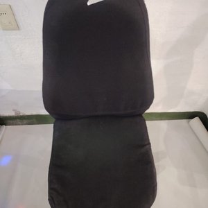 Lote anterior: Silla de Escritorio Negra con Respaldo Alto y Ruedas