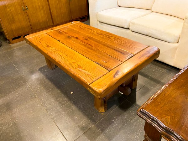 Mesa de Centro Rústica de Madera Maciza