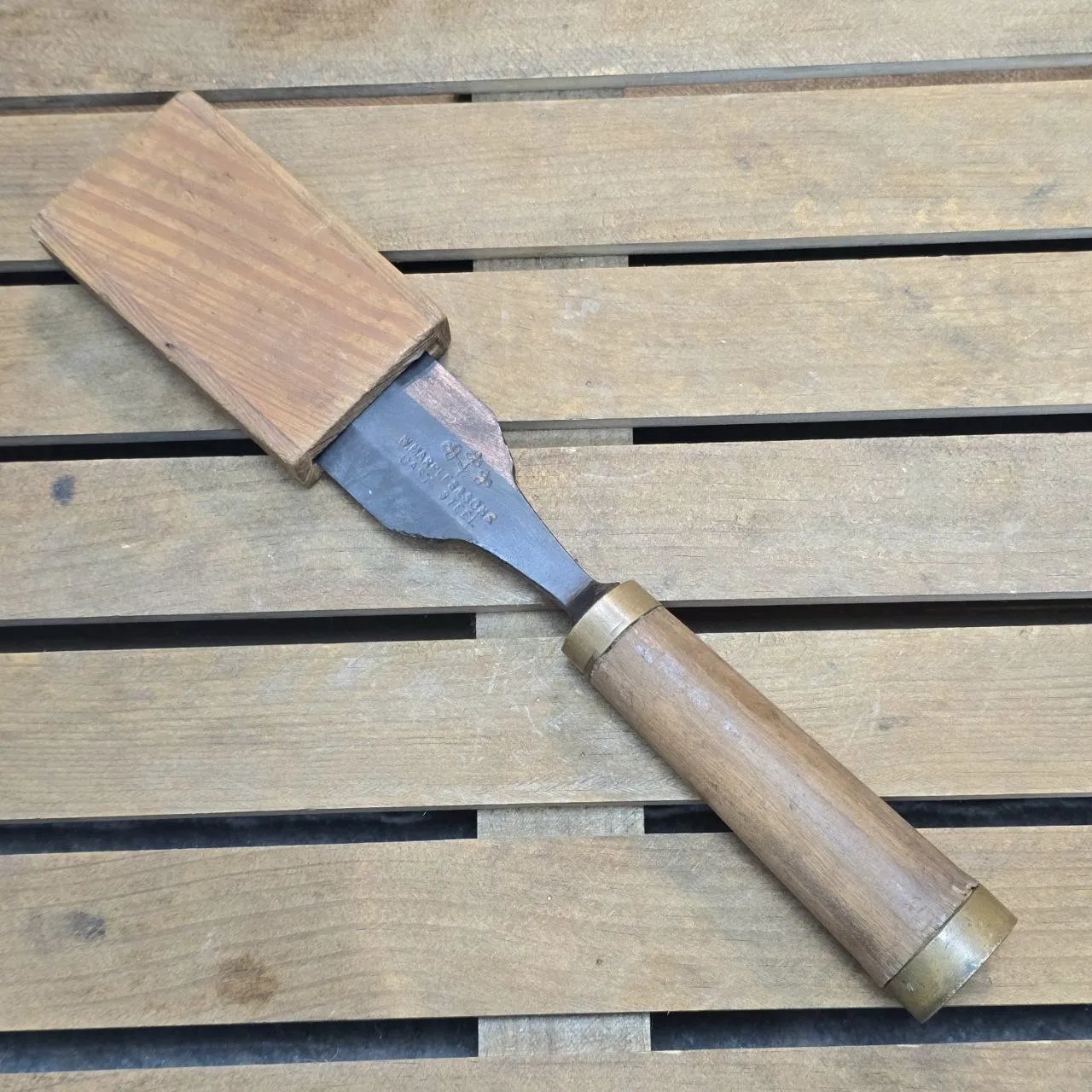 Chisela de madera con cuchilla metálica - imagen 1
