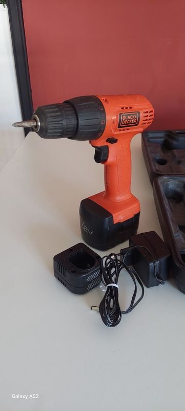 Drill Black+Decker Cordless con Cargador y Caso - imagen 1