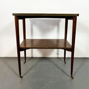Lote siguiente: Mesa de Servicio Francesa Rodante de Caoba con Greca y Ruedas de Bronce