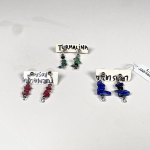 Lote anterior: Tres Pares de Aros Colgantes con Piedras Naturales: Turmalina y Lapislázuli