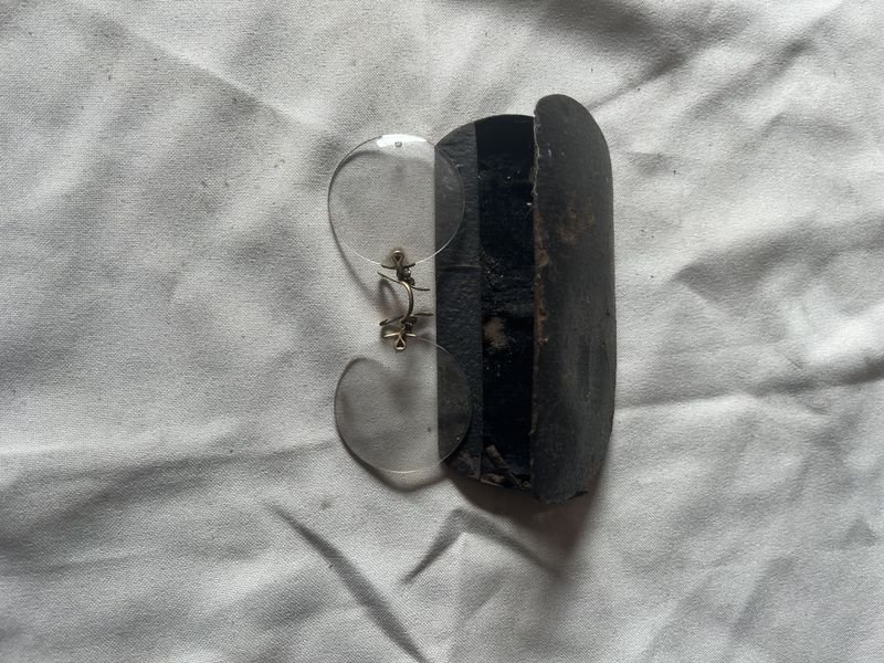 Antiguo estuche con lentes de óptica - imagen 2