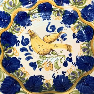 Plato Decorativo Cerámica Hondo Ave Amarillo Flores Azules 30cm - imagen 2