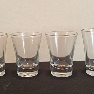 Hielera Johnnie Walker con 14 Vasos de Shot de Vidrio - imagen 5