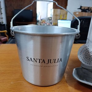 Juego de Utensilios de Cocina y Hielera de Aluminio "Santa Julia" - imagen 3