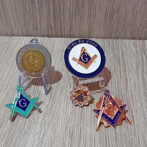 Lote anterior: Lote de 4 Broches y Pins de Masonería en Metal y Esmalte