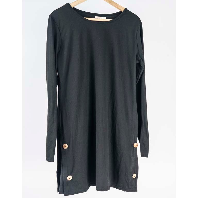 Vestido Negro Manga Larga con Botones de Madera