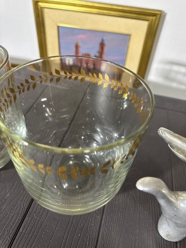 Dos vasos de cristal con patrones de hoja de oro de Zara Home - imagen 5