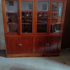 Biblioteca/Cristalera Antigua de Madera con Puertas de Vidrio y Cerradura - imagen 8