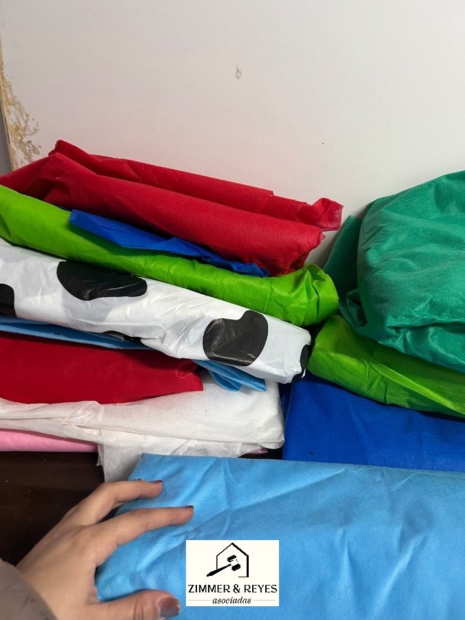 Lote de Manteles TNT de Colores Varios