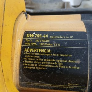 Ingletadora DeWalt 12" DW705-44 Usada - imagen 4