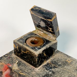 Tintero de Mármol Negro y Beige para Dos Depósitos - imagen 3