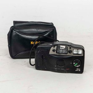 Lote anterior: Cámara Canon Prima AF-8 con Estuche Negro