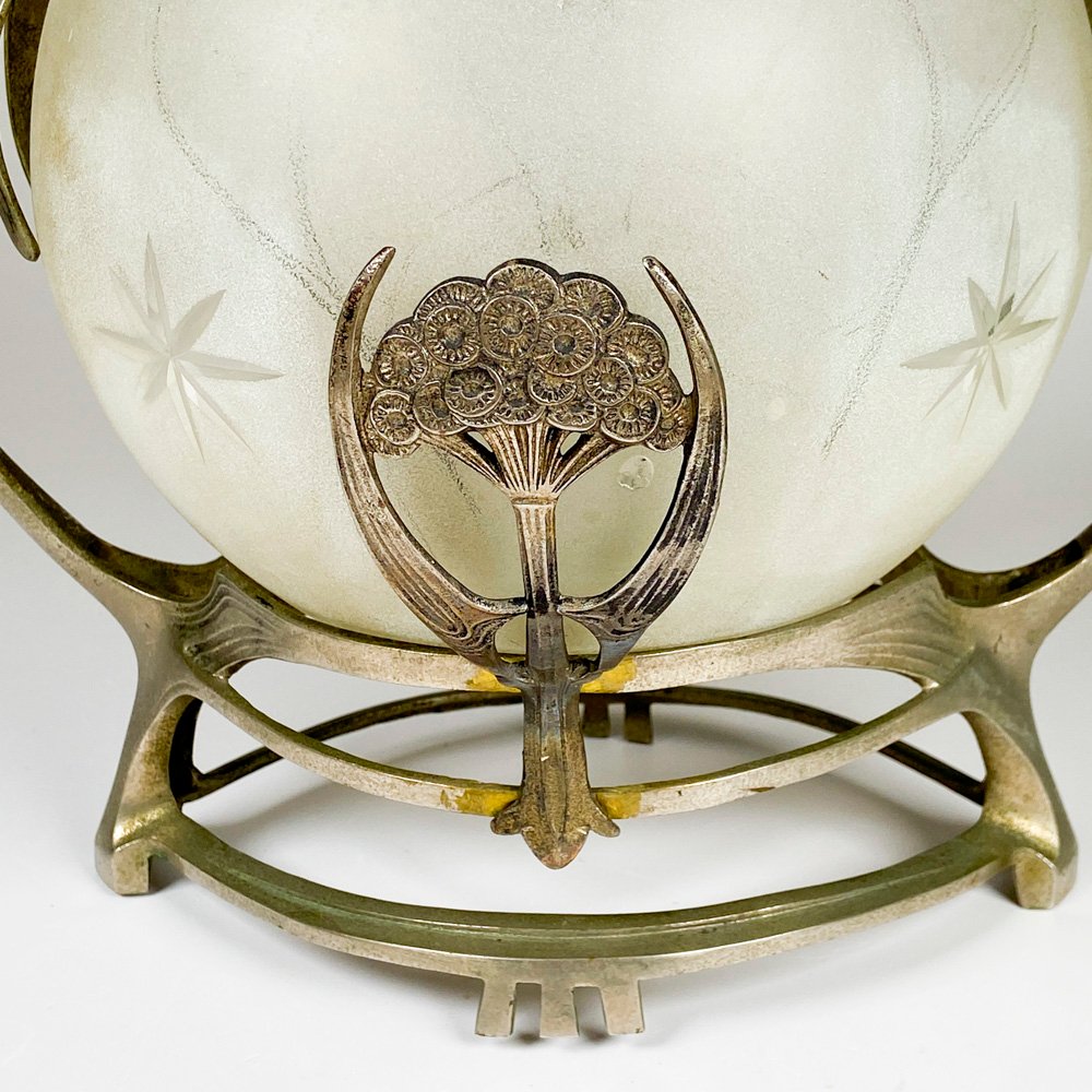 Florero de vidrio opalinado y metal art noveau - imagen 2