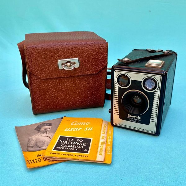 Cámara de fotos Kodak Brownie Six-20 Modelo C - imagen 1