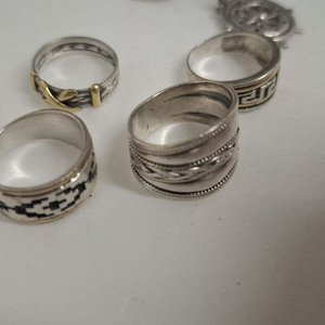 Lote de Joyas de Plata: Anillos y Colgantes - imagen 5