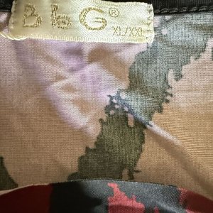 Blusa Manga Larga Cuello Olán Estampado Zigzag Talle XL/XXL - imagen 2