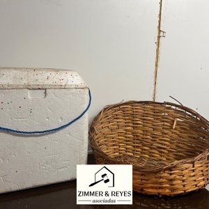 Canasta de Mimbre y Heladerita de Espuma Blanca - imagen 3