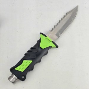 Cuchillo Táctico con Funda Negra y Detalles Verdes - imagen 5