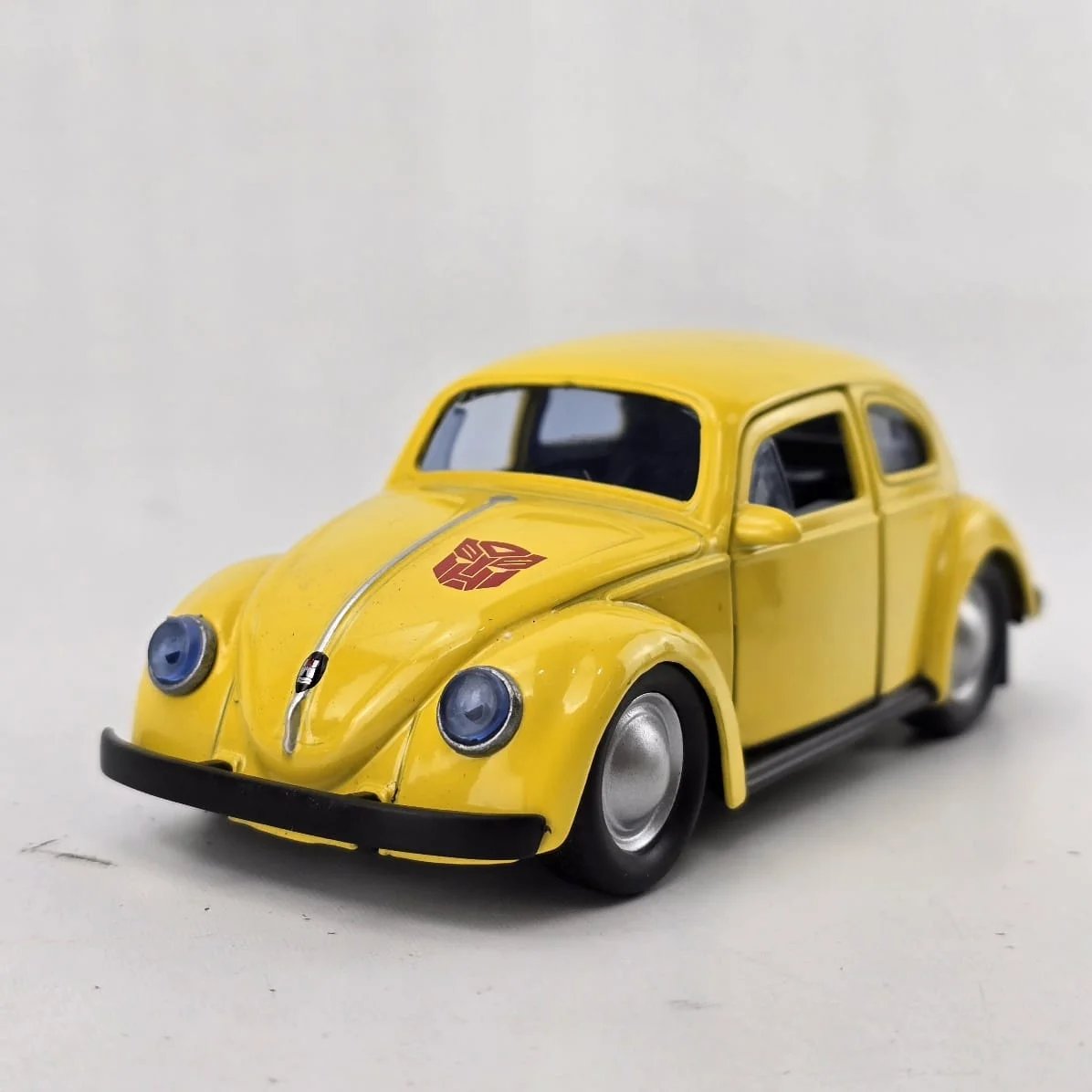 Juguetes Transformers Bumblebee Volkswagen Beetle - imagen 1
