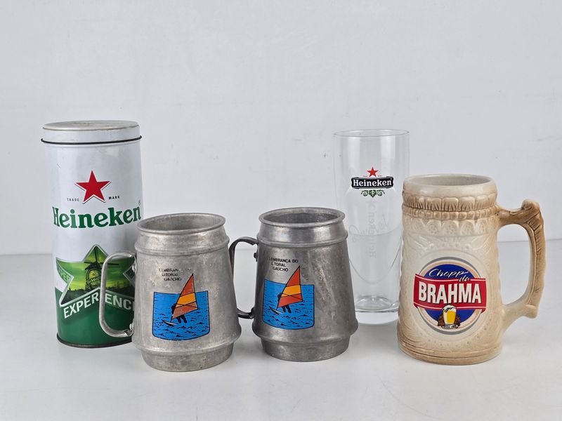 Lote de 4 Jarras y Vaso de Cerveza Heineken y Brahma