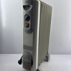 Estufa Eléctrica Ufesa Blanca con Ruedas - imagen 1