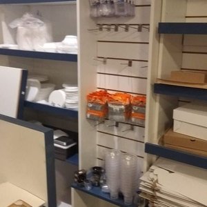 Lote siguiente: Estantertia exhibidor ranurado para colgar productos