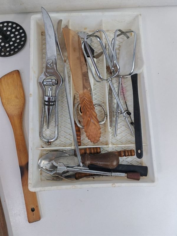 Colección de Herramientas de Cocina Antiguas - imagen 3