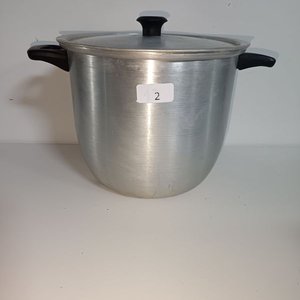 Lote siguiente: Olla de Aluminio con Tapa - Capacidad Aprox. 7 Litros