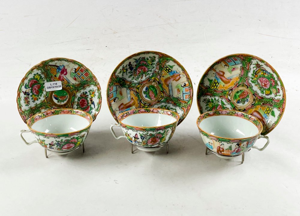Juego de 3 Tazas de Porcelana Cantón con Platillo y Soporte