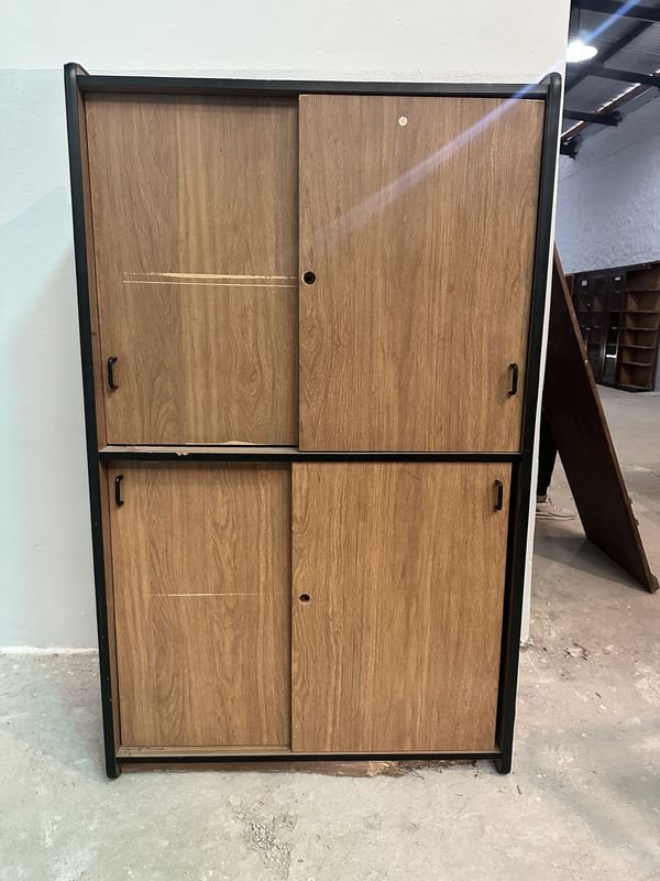 Lote anterior: Estantería o biblioteca en madera de diseño antiguo
