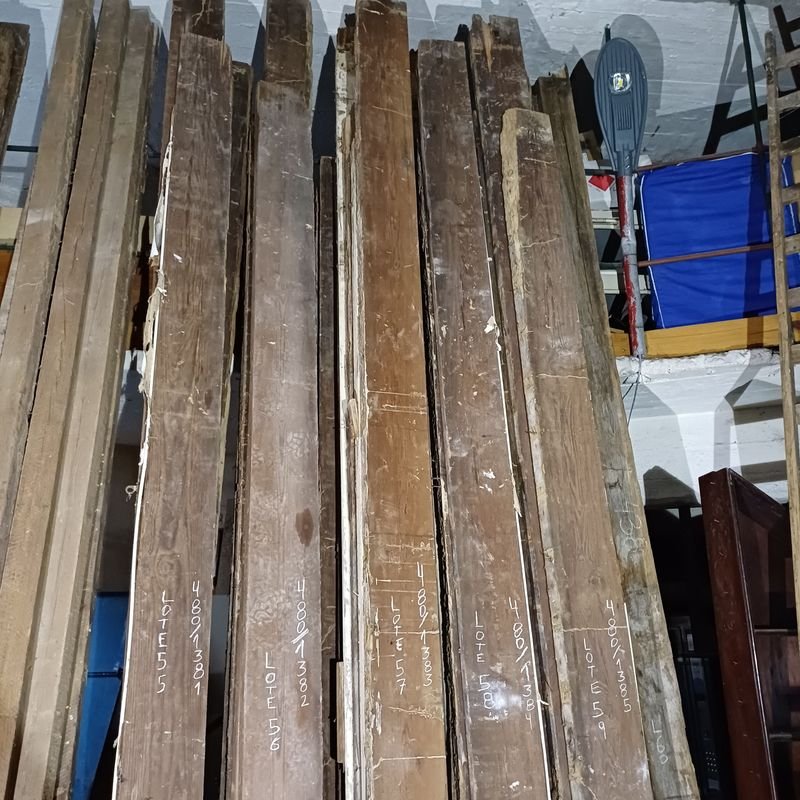 Siete tirantes de pinotea con rastros de polilla - imagen 3