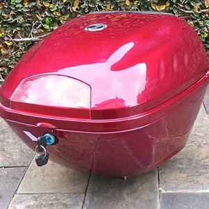 Lote siguiente: Baúl Portaequipajes Universal para Motocicleta Rojo Brillante